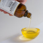 Hochwertiges, kaltgepresstes Aprikosenkernöl kaufen – unsere Manufaktur in Zürich setzt auf hohe Qualität bei den Rohstoffen und dem Herstellungsprozess.