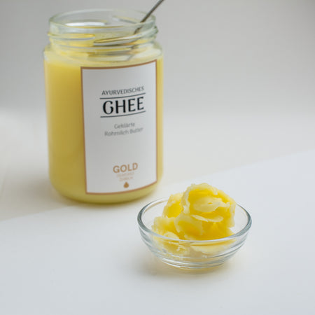 Willst du hochwertiges Ghee kaufen, bist du bei der Gold Ölmühle in Zürich richtig. Wir stellen das goldene Elixier aus hochwertiger Butter aus dem Zürcher Berggebiet her